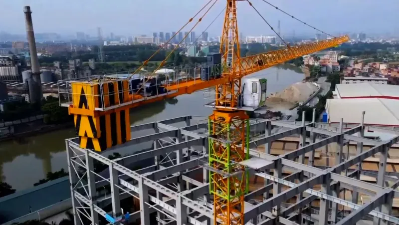 Cần Cẩu Tháp Luffing